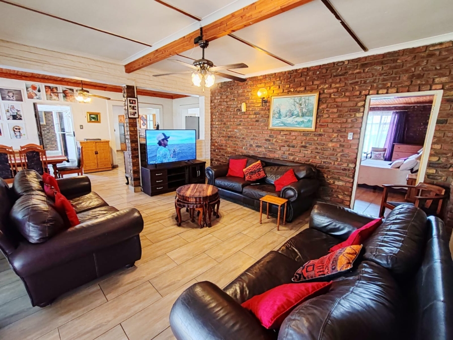 5 Bedroom Property for Sale in Miederpark North West